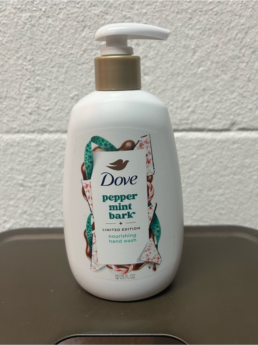 Dove Peppermint Bark Nourishing Hand Wash - White/Green